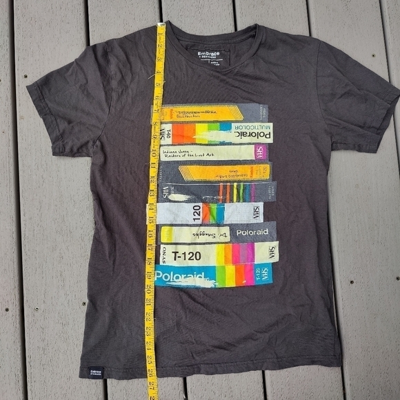 Embrace T-shirt Stockholm Polaroid Video VHS Retro Gray Crew Neck Tee Mens Small - Picture 10 of 11